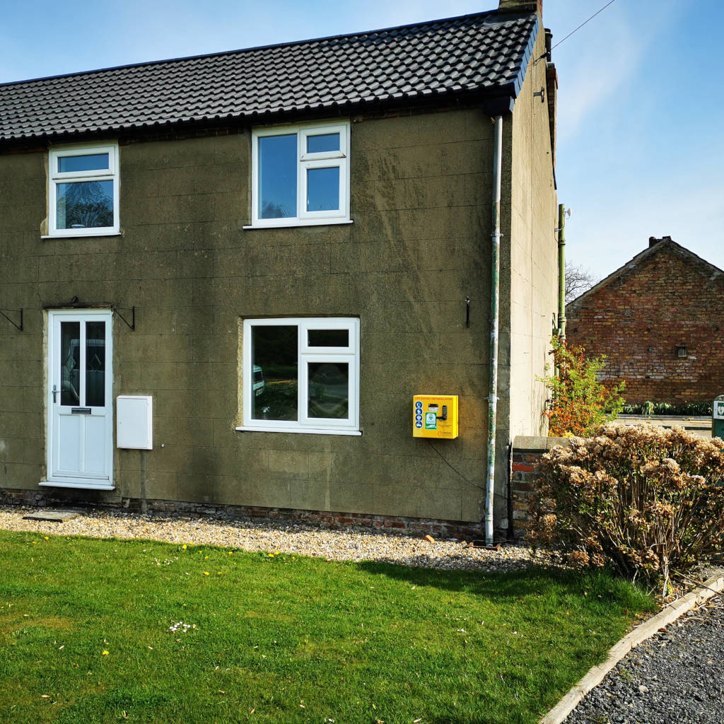 Lowthorpe Defibrillator